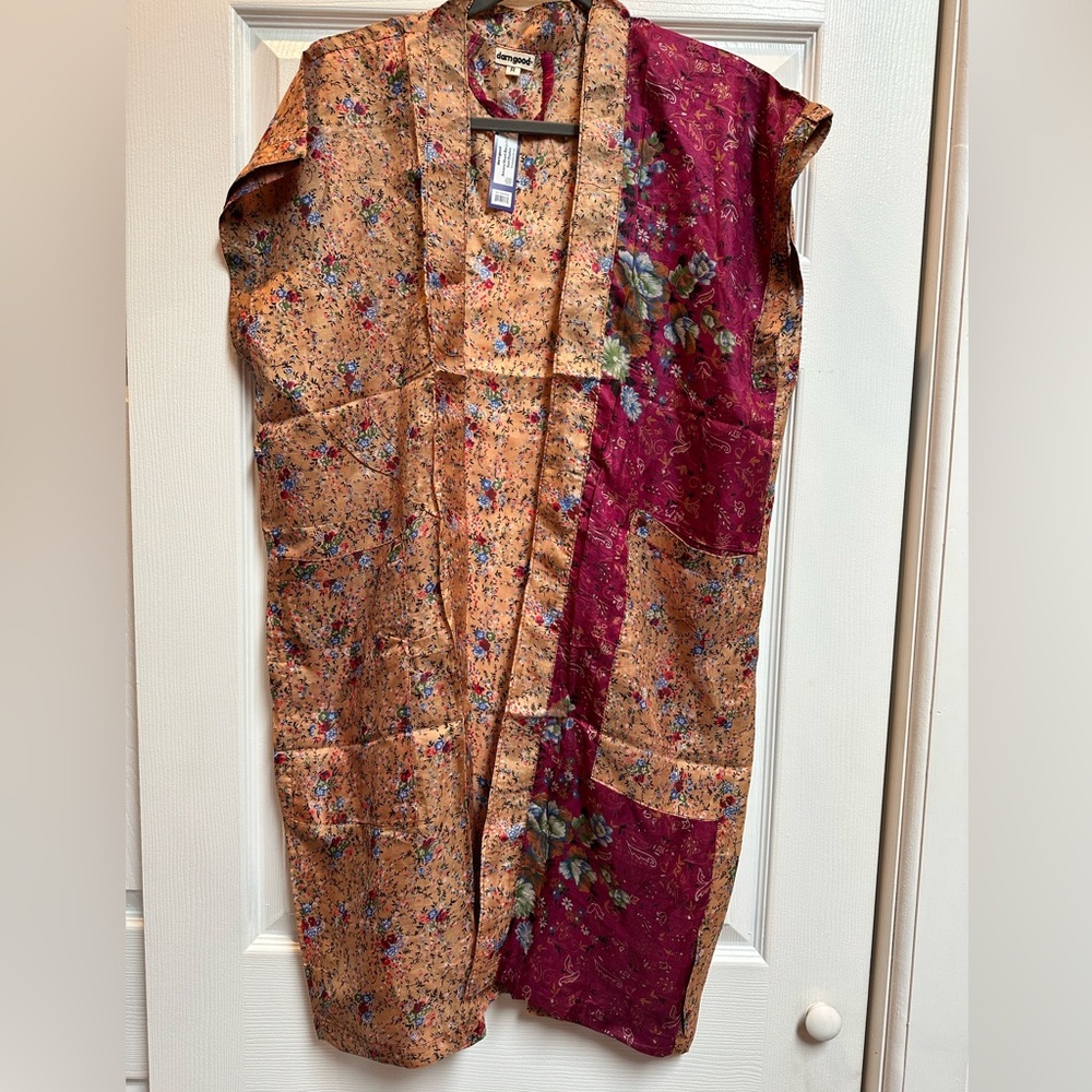 Darn Good Yarn- Floral duster/ Pink Trim -short & short sleeves —-orig. $50